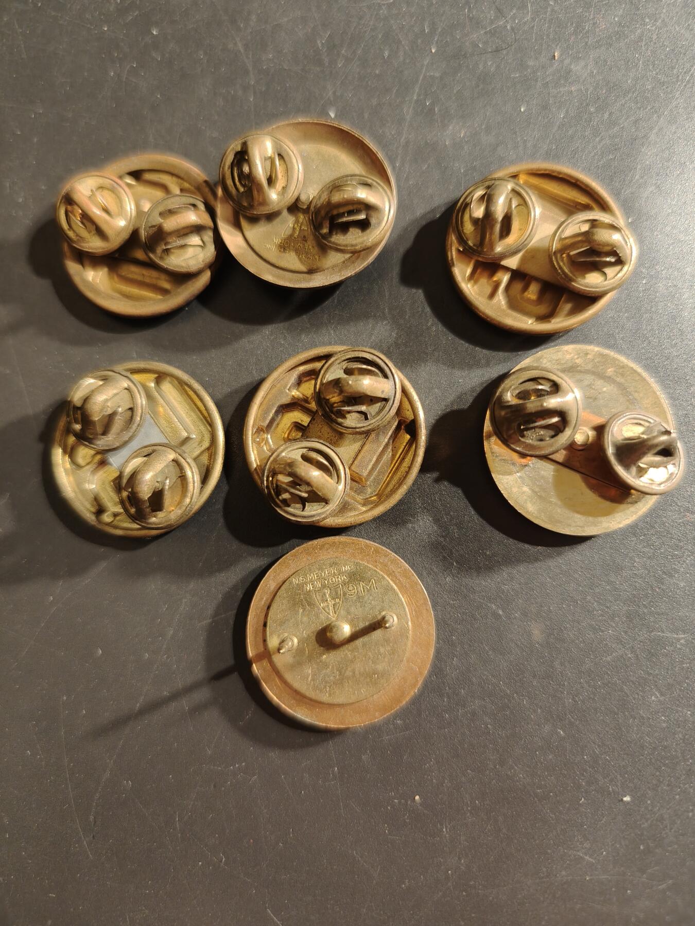 老王徽章第161期 美国陆军领章一组     不同版本    个别带厂标