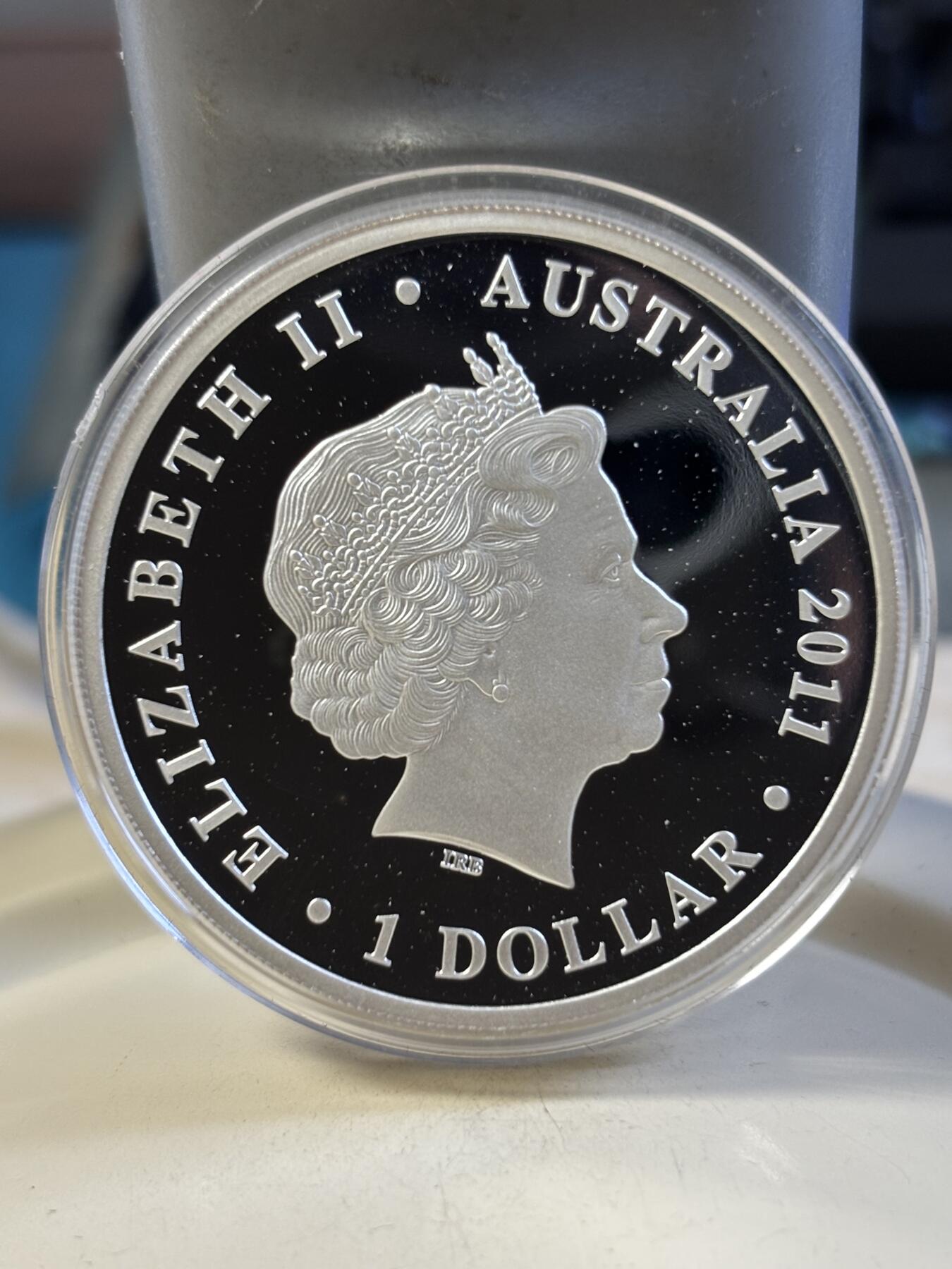 第181期拍卖 澳大利亚2011年皇室婚礼威廉王子结婚精制纪念银币,999银，1盎司，直径40毫米