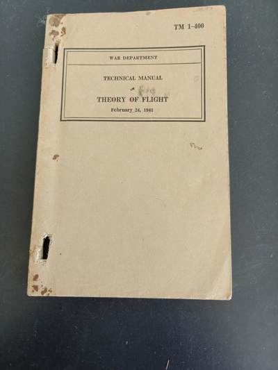 老王徽章第161期 - 美国战争部“飞行理论”技术手册     1941年出版     为陆航、海航飞行员和地勤人员提供理论学习       共182页      图文丰富