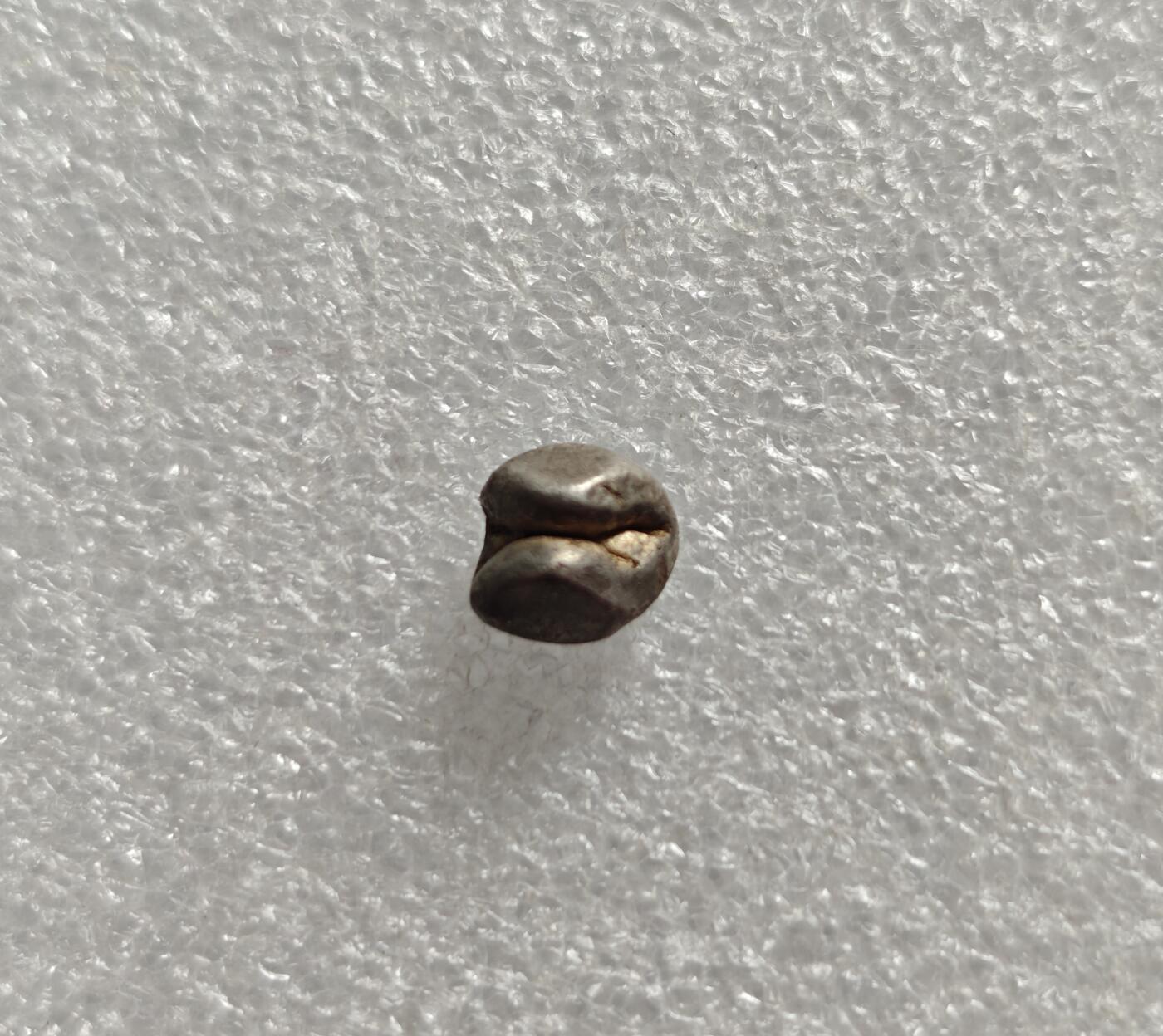 瓶子🏺第215期拍卖会  素可泰时期象形和海螺戳记屁股锭银锭