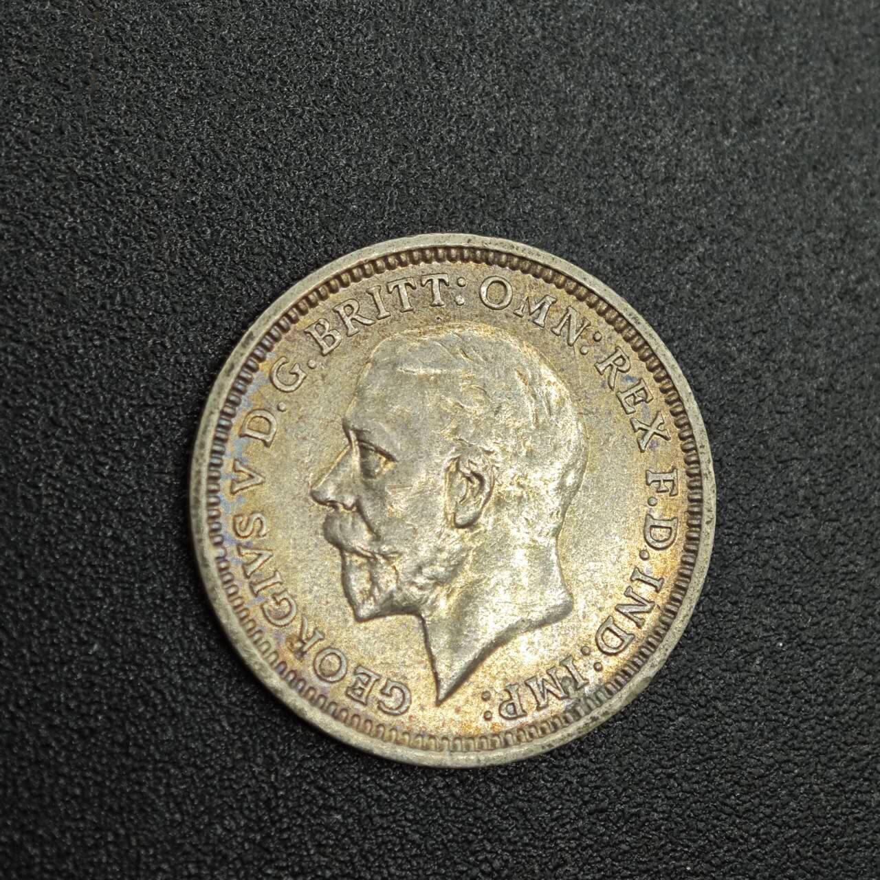 【淘币小摊】实时拍第七百八十八拍   散币小银币场   满百包邮可预留二周 每周一统一发货   英国1934年乔治五世3便士银币