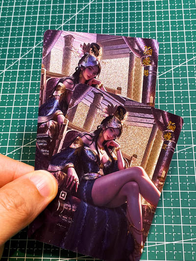 显眼宝36期 11月12日晚21:50截拍 佣金1起 可寄存～ - 闲宅卡牌 红颜 骊姬 对卡 2张 粗闪工艺 63*88