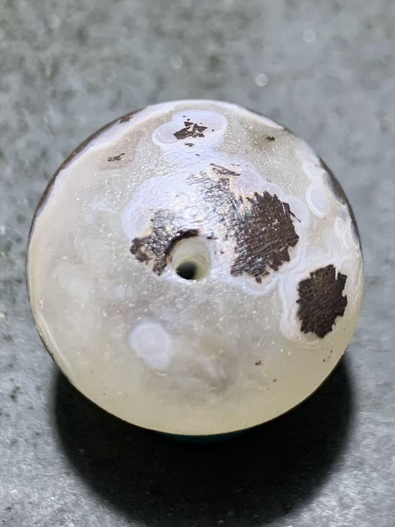 精美罕见冰飘原皮天眼纹战国红玛瑙圆珠一个