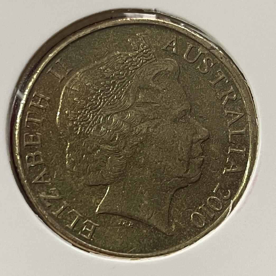 【澳大利亚硬币】限时专场（1澳元 ~4.6557人民币 ） 澳大利亚2010年1澳元 女童子军百年纪念币 铜币 伊丽莎白二世老年一枚  【18】