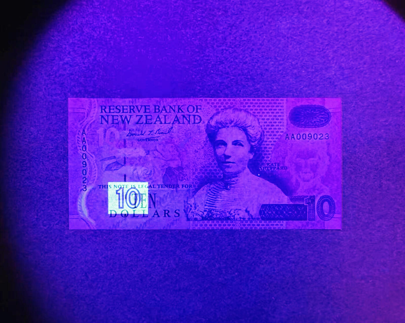 【Blue Auction】世界纸币精拍第746期——18级TOP拍卖/信誉/品质/专业/高效💫   【AA千位小号无47】新西兰 纸质版10元 全新UNC