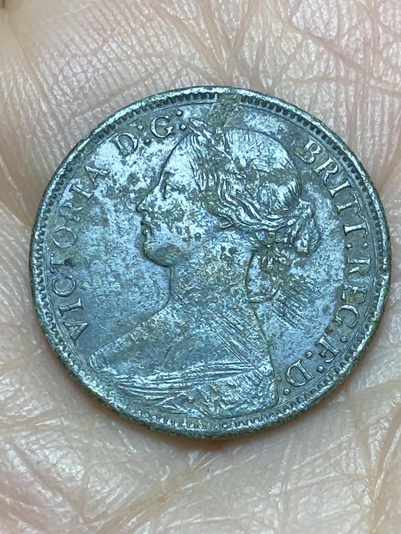 2025年第一百二十四场(总第一百五十场）外国好品散币(免佣金) 英国🇬🇧1872年1法新(维多利亚女王中年桂冠第二版)