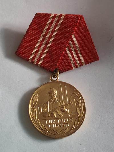 韵星假日拍卖第三十期 -- Rimey Holidays Auction 30 - 民主德国金级工战队忠诚服务奖章