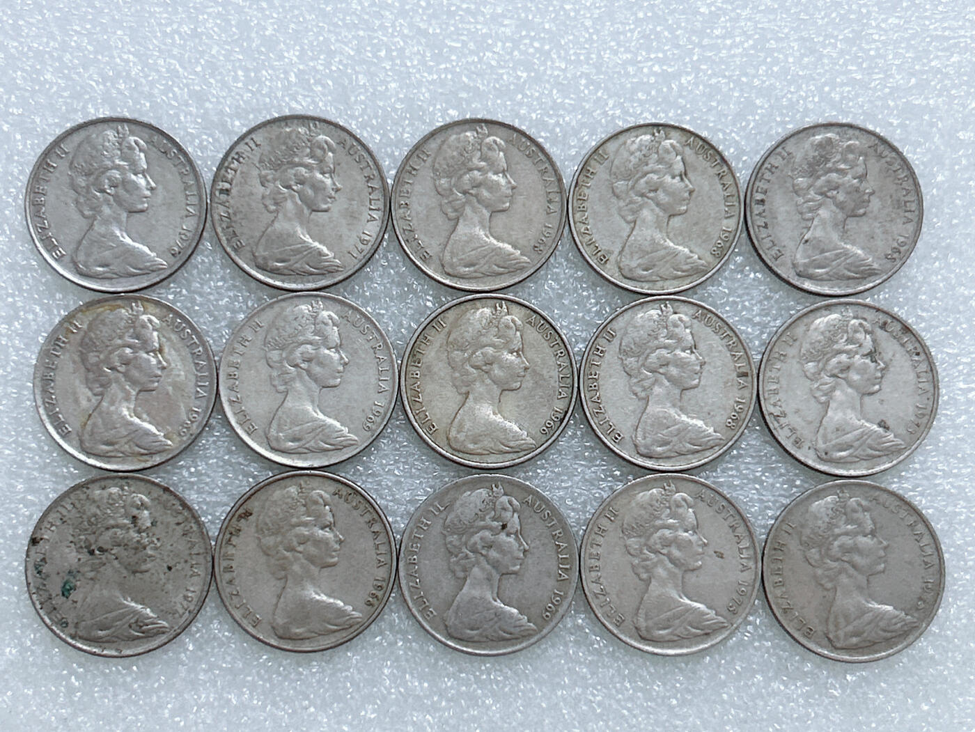 第一海外回流一元起拍收藏 散集专场  第262期 澳大利亚10分硬币15枚 花冠女王版