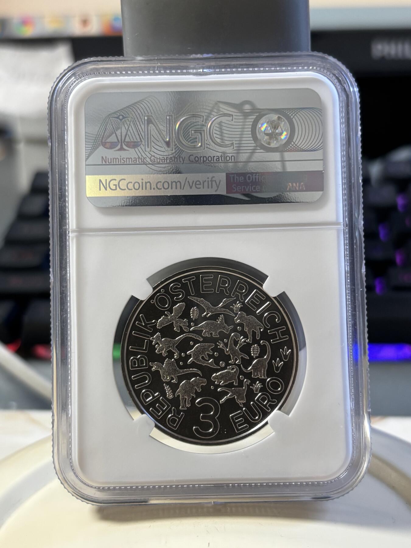 第181期拍卖 奥地利2021年夜光恐龙系列亚伯达戟龙纪念币NGC-MS70首无盒无证书