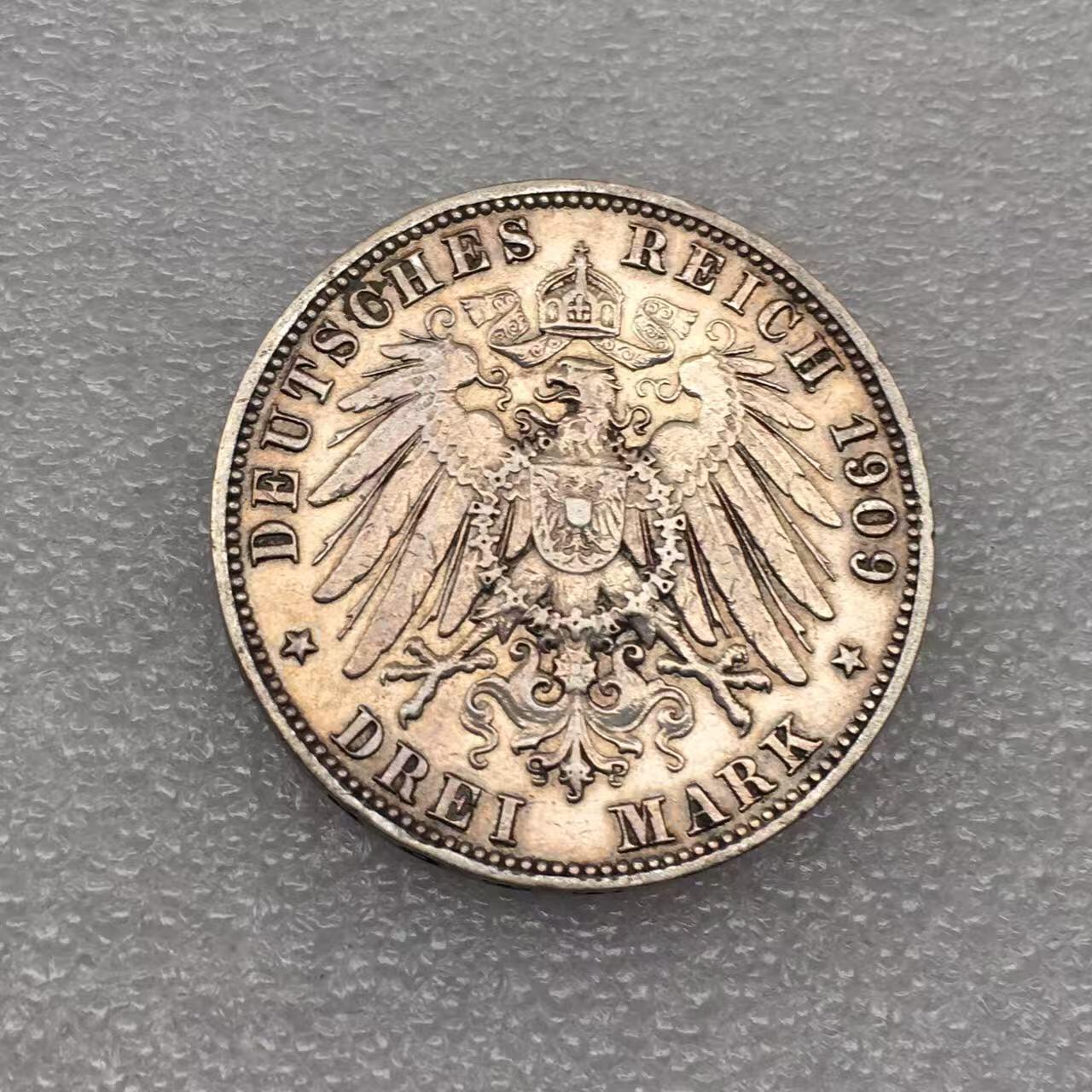 世界钱币专场拍卖 每周二开拍