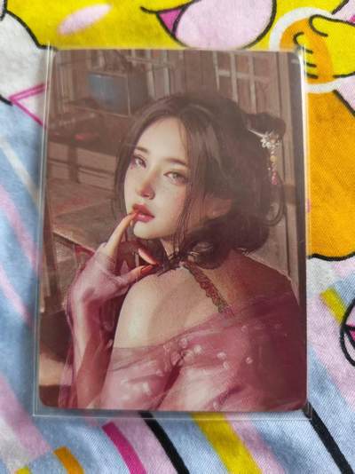 寸草不生拍卖会 第十三期 （ 持续收拍中） - 近景大头卡潘巧云一张