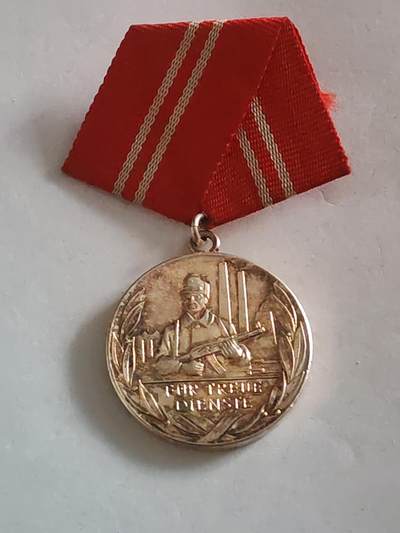 韵星假日拍卖第三十期 -- Rimey Holidays Auction 30 - 民主德国银级工战队忠诚服务奖章