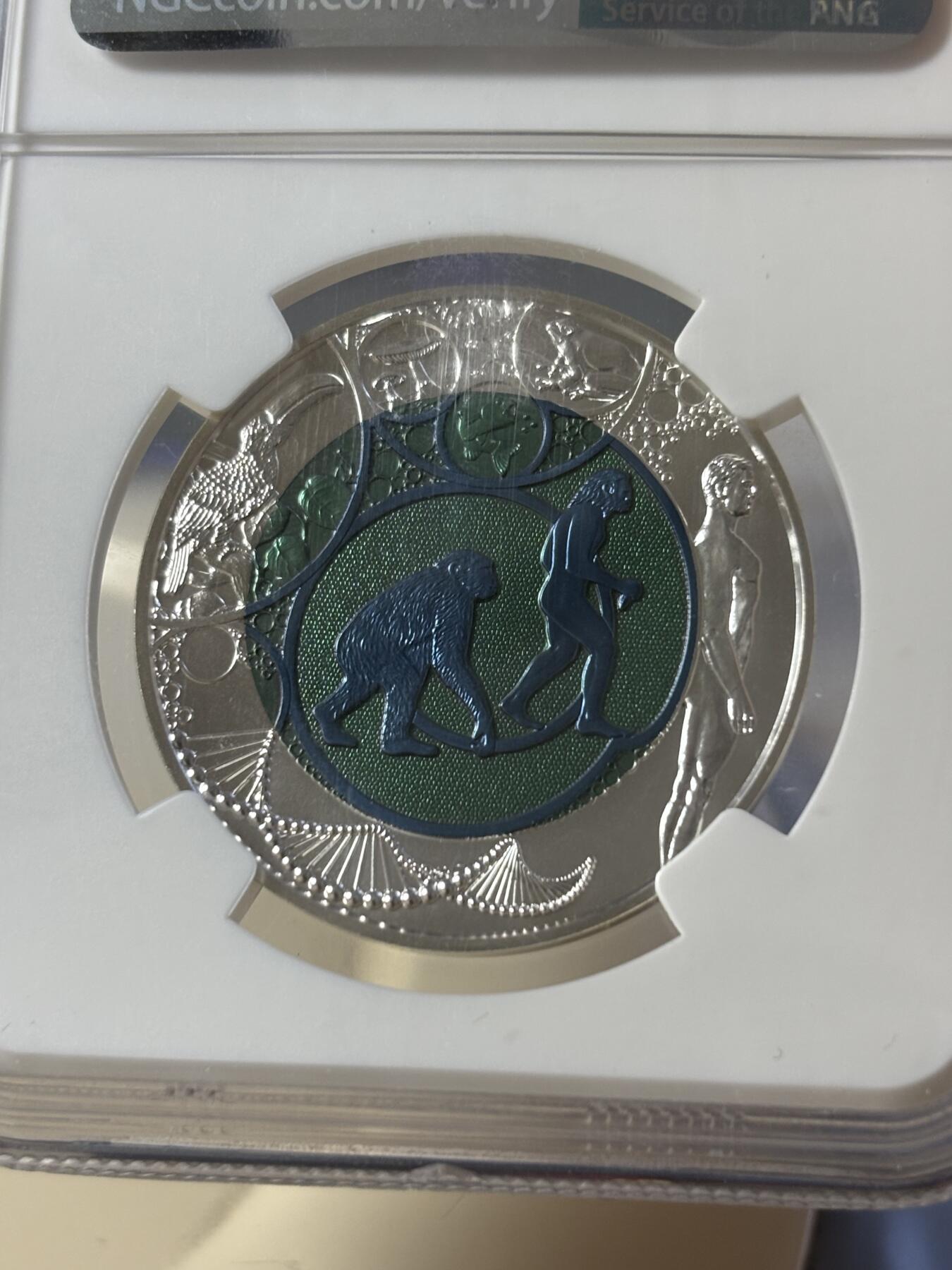 第181期拍卖 奥地利2014进化论铌银镶双色纪念币NGC-MS70无盒无证书，金属:900银998铌，重量:10克和7.15克，发行：65000枚