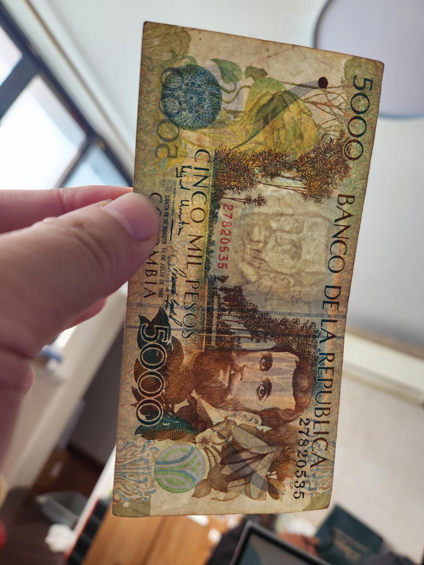 11月8号晚上8点 外国纸币自动截拍第53场 哥伦比亚1995年5000原票