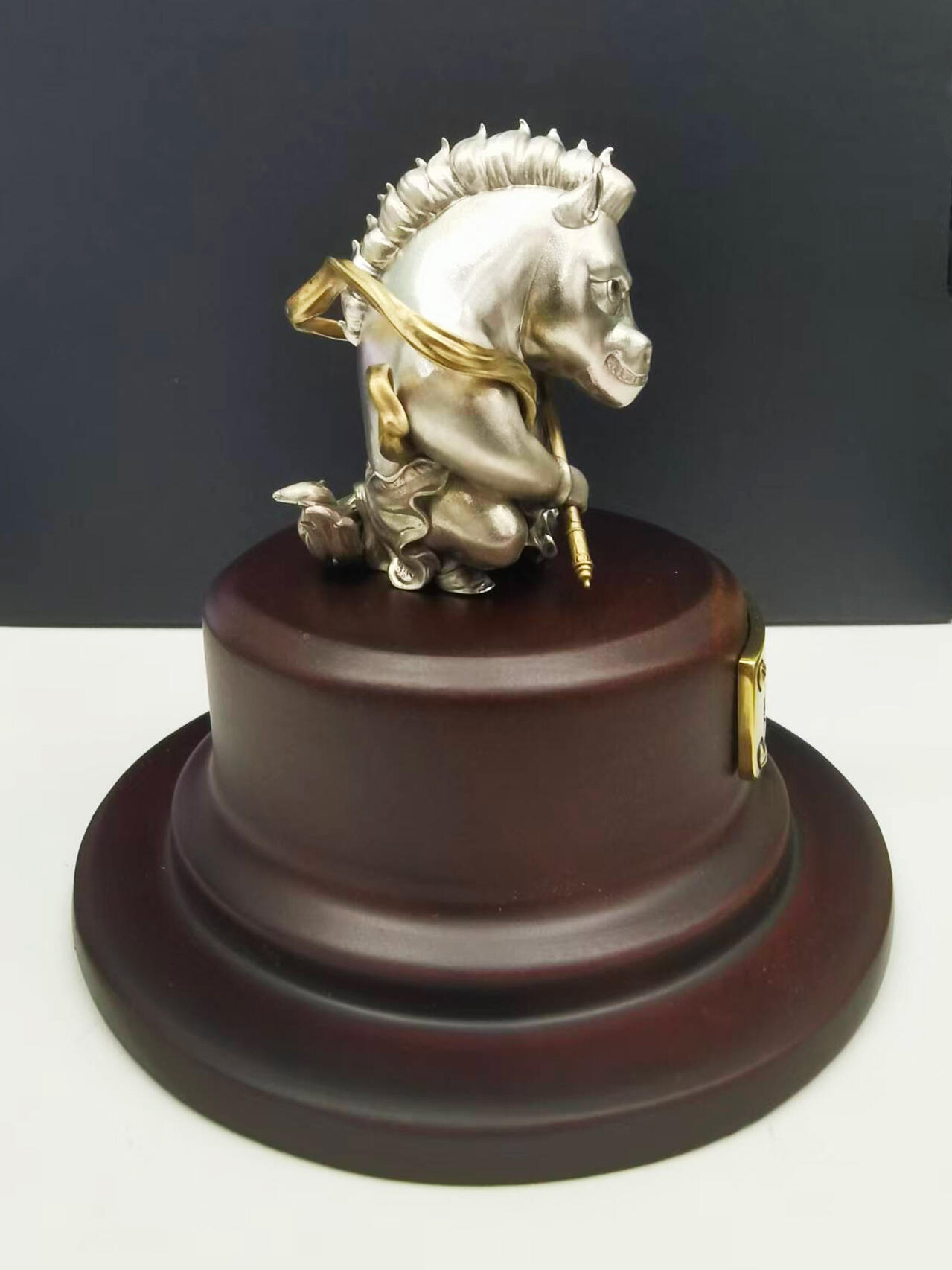 【ibox拍卖】 十二生肖手办寻主 十二生肖手办-马