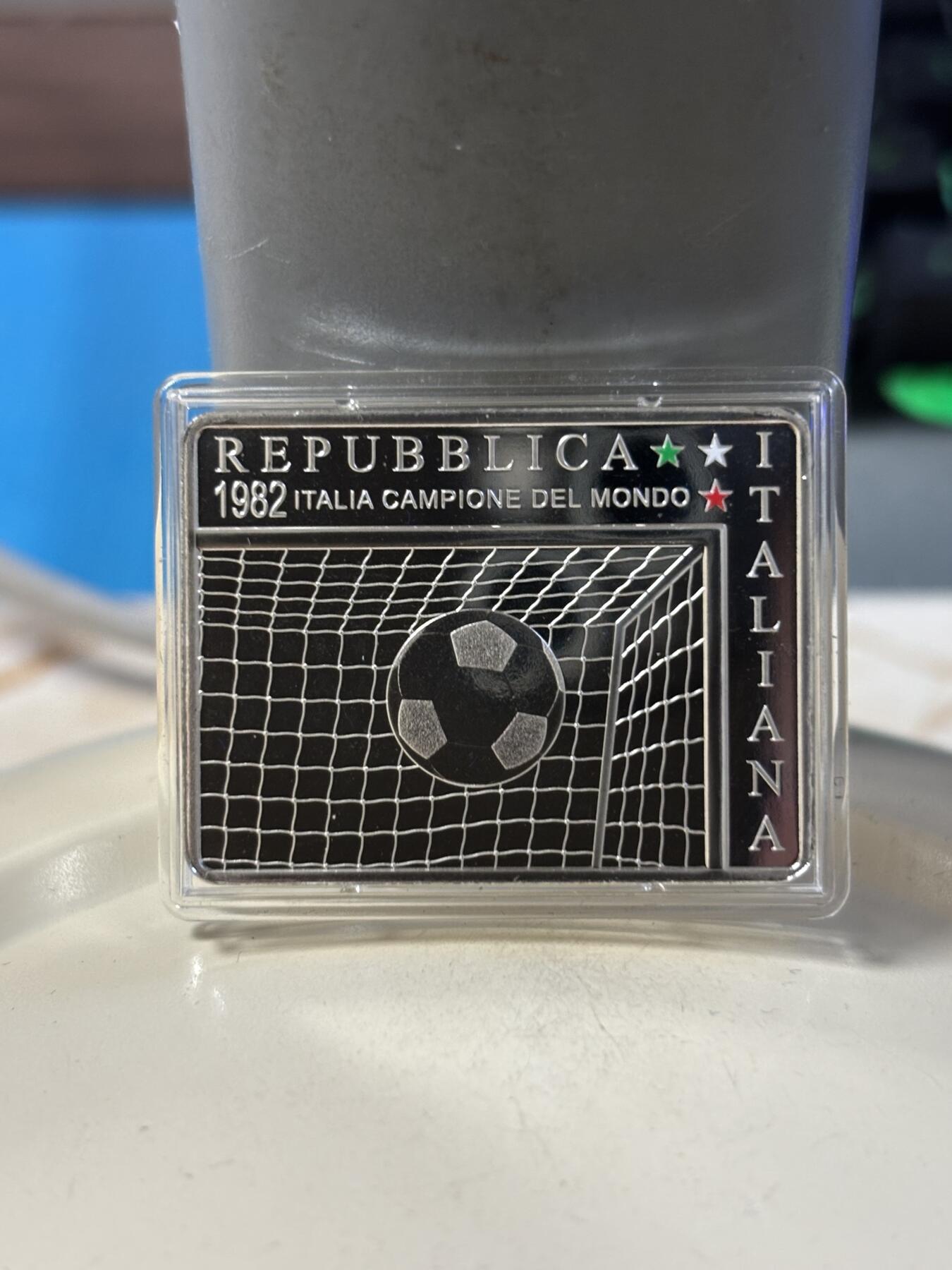 第181期拍卖 意大利2022年足球名将保罗·罗西夺冠40周年银币，925银，18克，发行6000枚