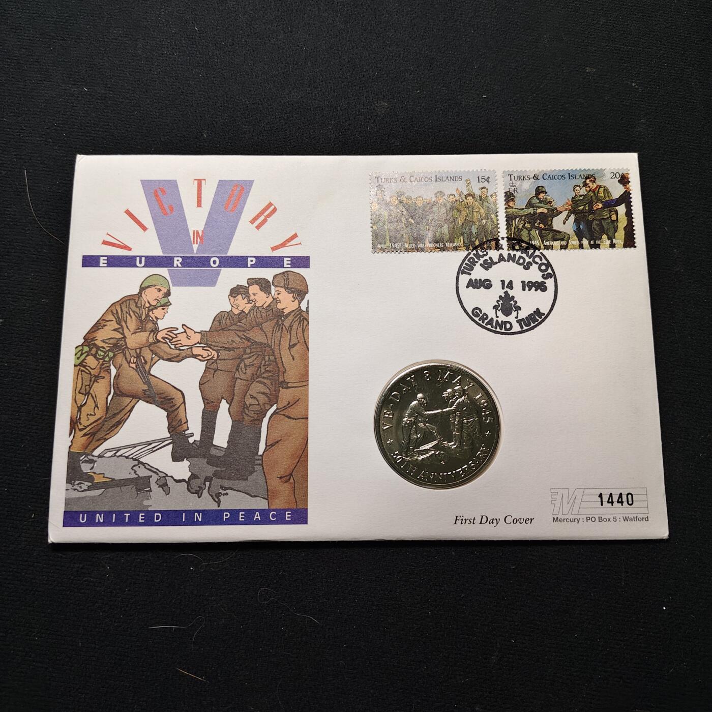 【全场包邮】纯粹捡漏拍475场（免费代拍第12场） 【邮币封】特克斯和凯克斯群岛1995年5克朗二战胜利50周年-易北河会师克朗型纪念币邮币封