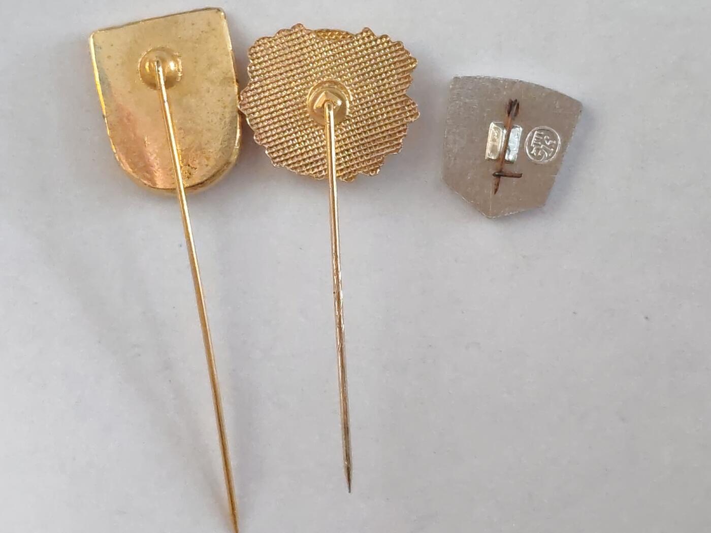 韵星假日拍卖第三十期 -- Rimey Holidays Auction 30 西欧插针徽章一组