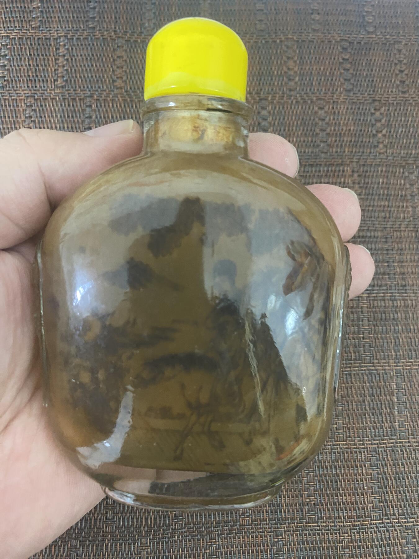 江南站杂件 特大号鼻烟壶