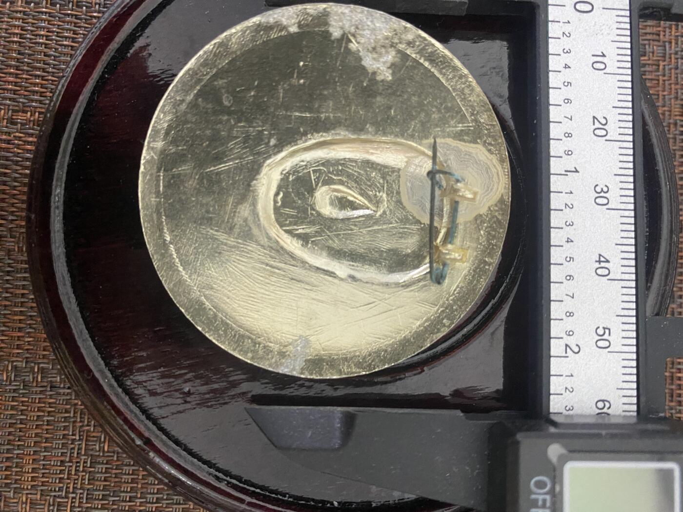 江南站杂件 毛主席像章