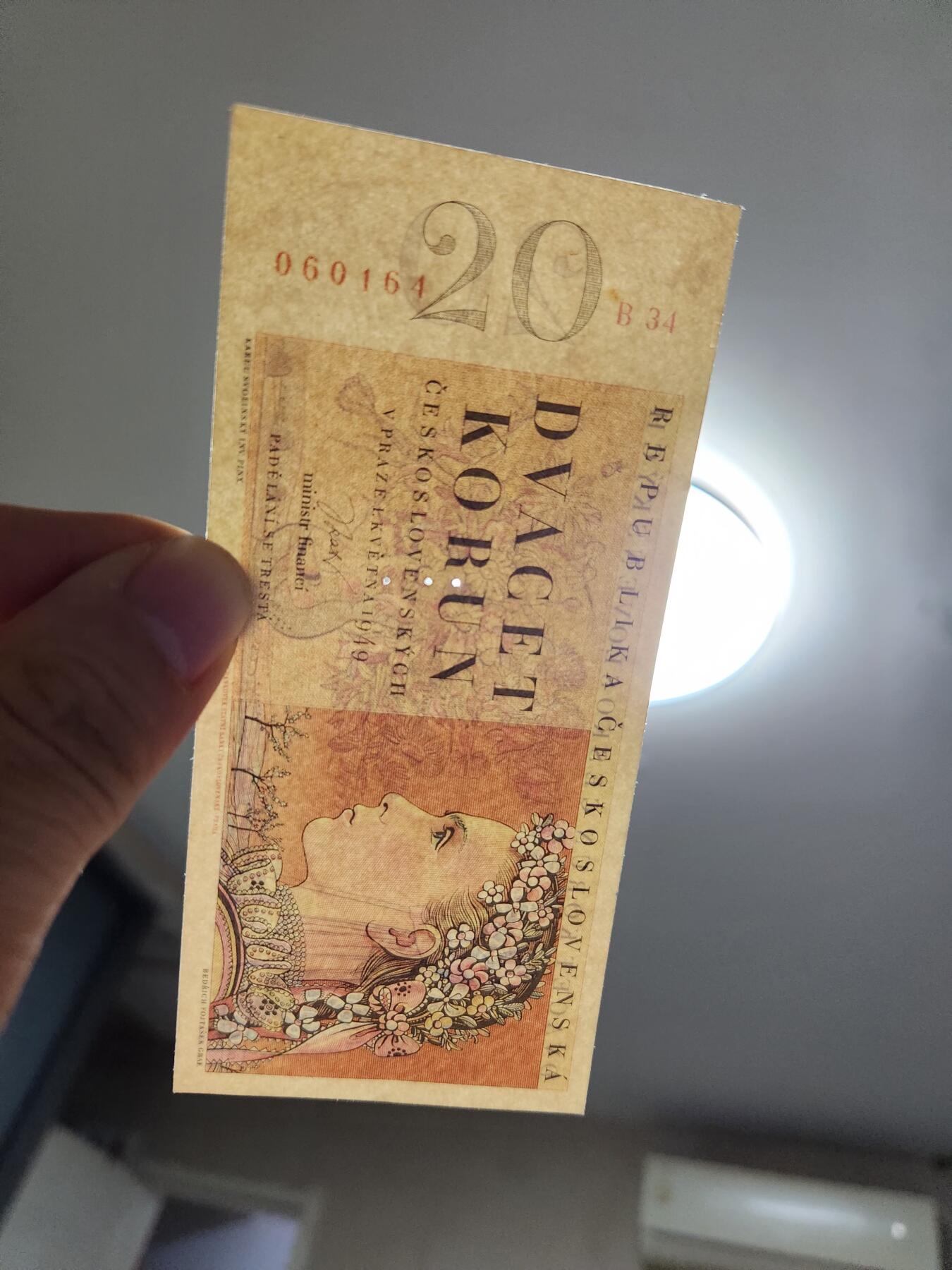 11月8号晚上8点 外国纸币自动截拍第53场 打孔样票 1949年捷克斯洛伐克20克朗花环少女纸币 全新UNC