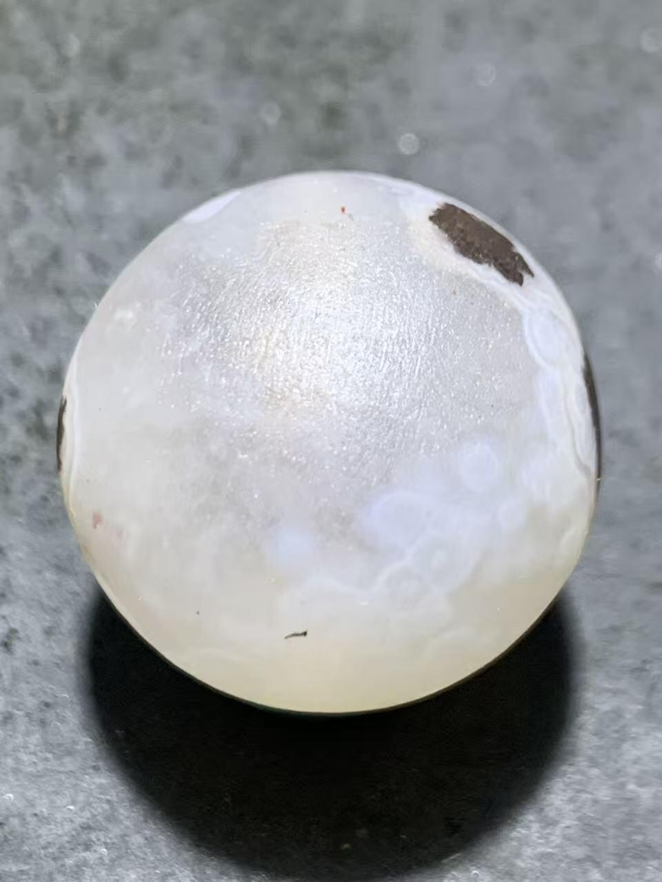 精美罕见冰飘原皮天眼纹战国红玛瑙圆珠一个