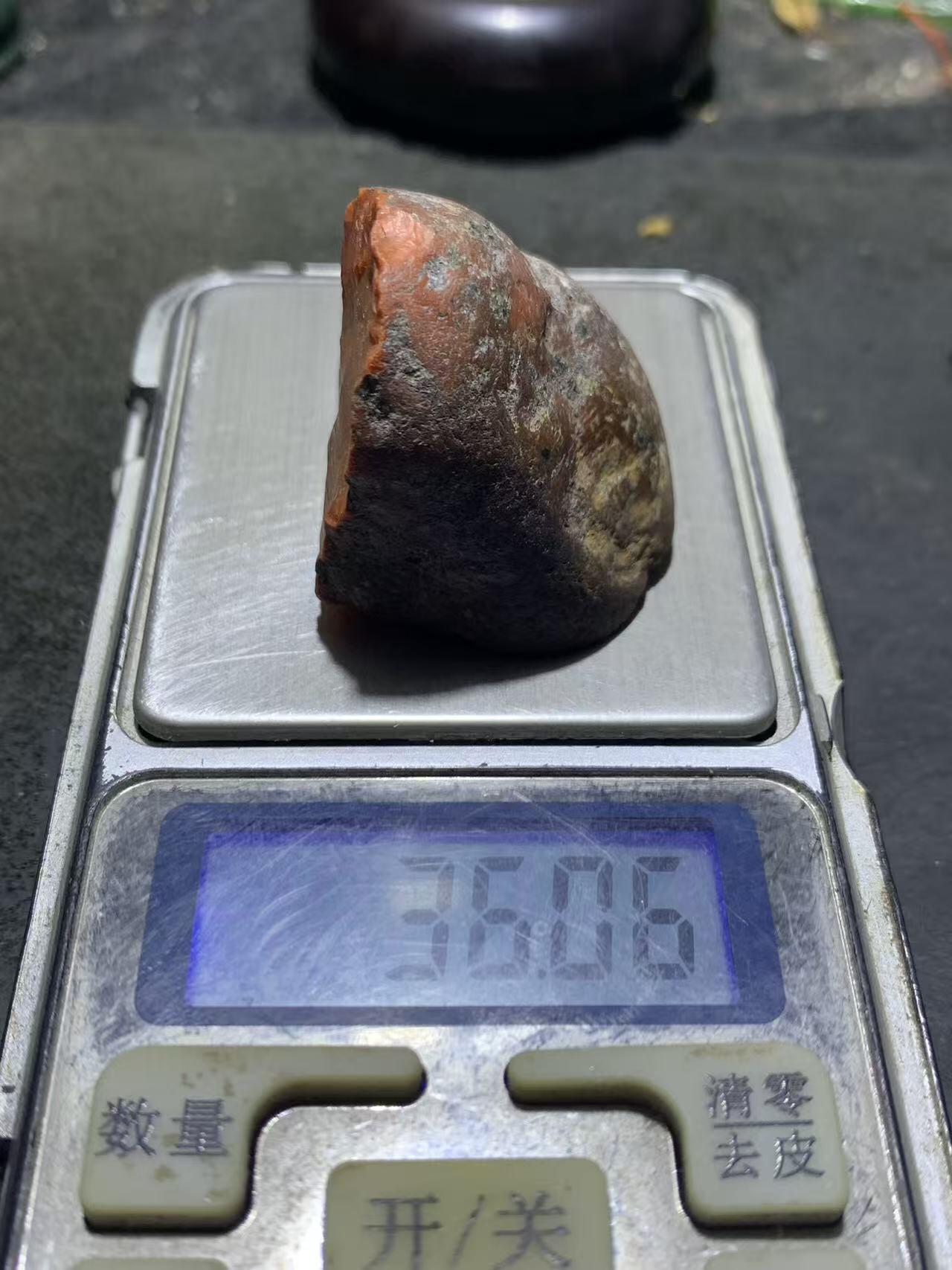 精美原皮红冻料大开窗南红玛瑙原石一颗