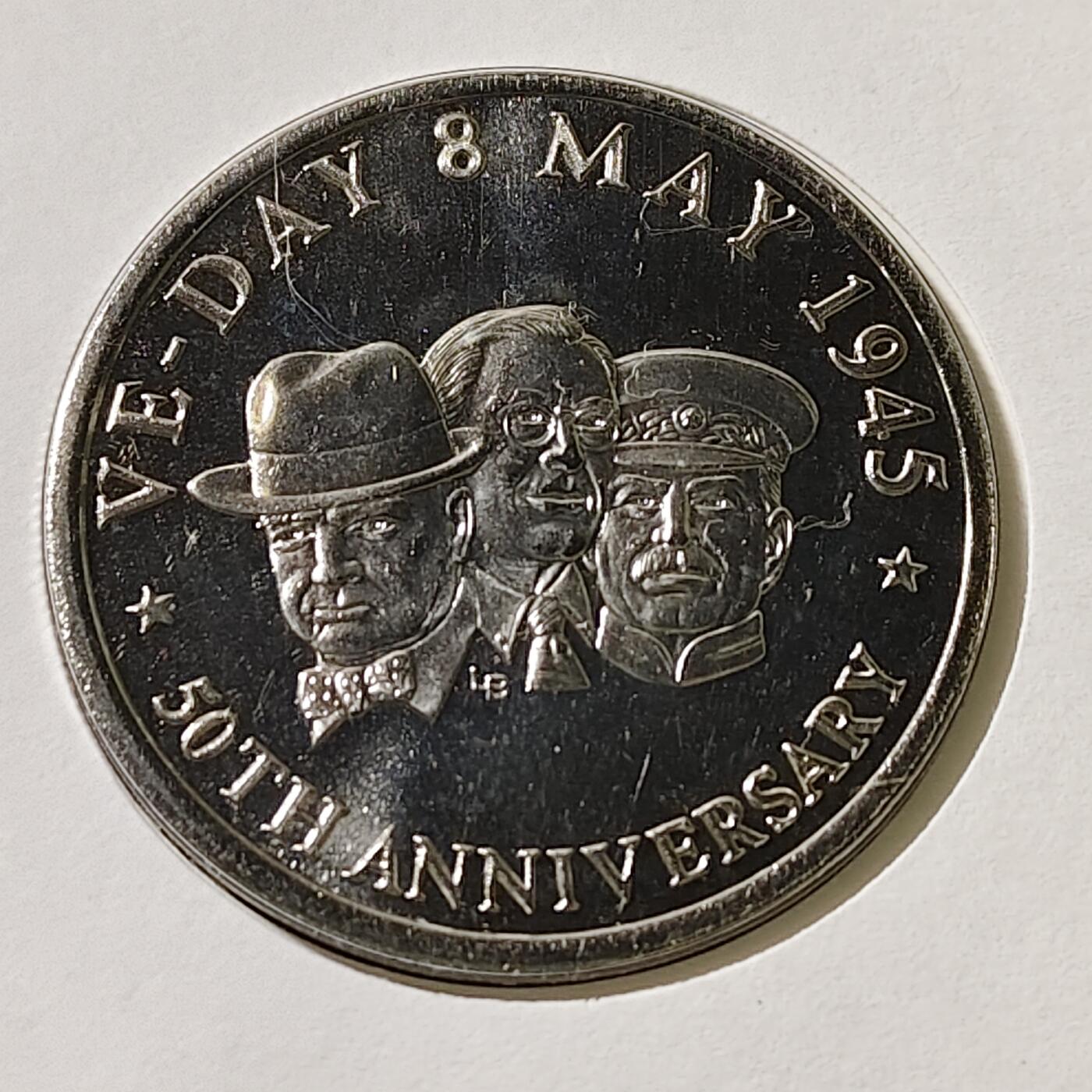 【全场包邮】纯粹捡漏拍475场（免费代拍第12场） 【邮币封】特克斯和凯克斯群岛1995年5克朗二战胜利50周年-三巨头克朗型纪念币邮币封