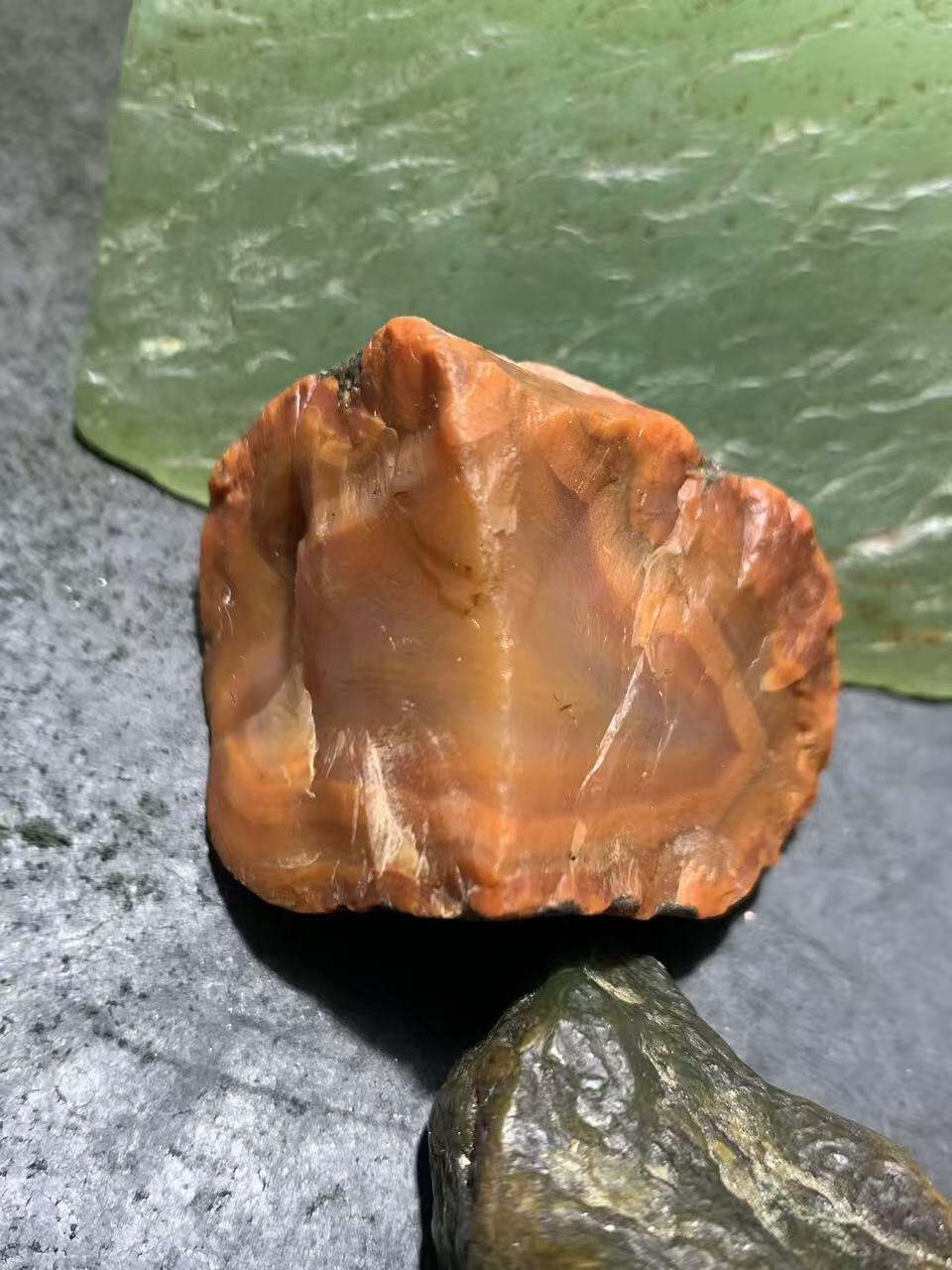 精美原皮红冻料大开窗南红玛瑙原石一颗