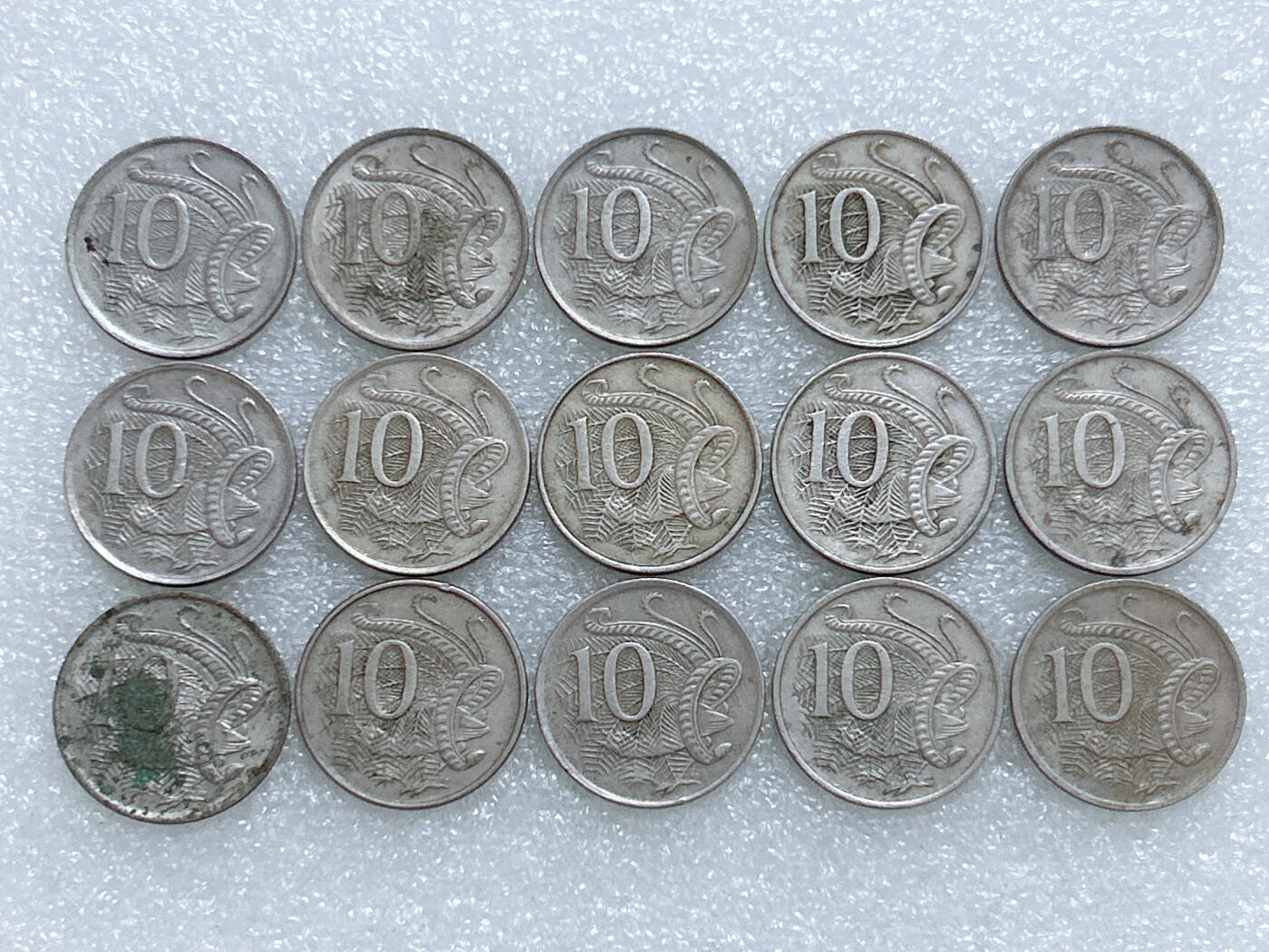 第一海外回流一元起拍收藏 散集专场  第262期 澳大利亚10分硬币15枚 花冠女王版