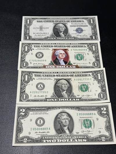 《外钞收藏家》第五百八十二期（精品场）（本平台长期征集拍品、欢迎藏友们联系合作） - 美国1美元蓝库印全新不绝+1美元加印彩色全新+13年1美元UNC-+2美元全新 四张一起