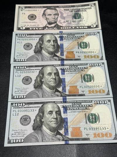 《外钞收藏家》第五百八十二期（精品场）（本平台长期征集拍品、欢迎藏友们联系合作） - 2017年彩版100美元3张 其中一张角折了 其他全新+2013年彩版5美元全新  四张都是补号