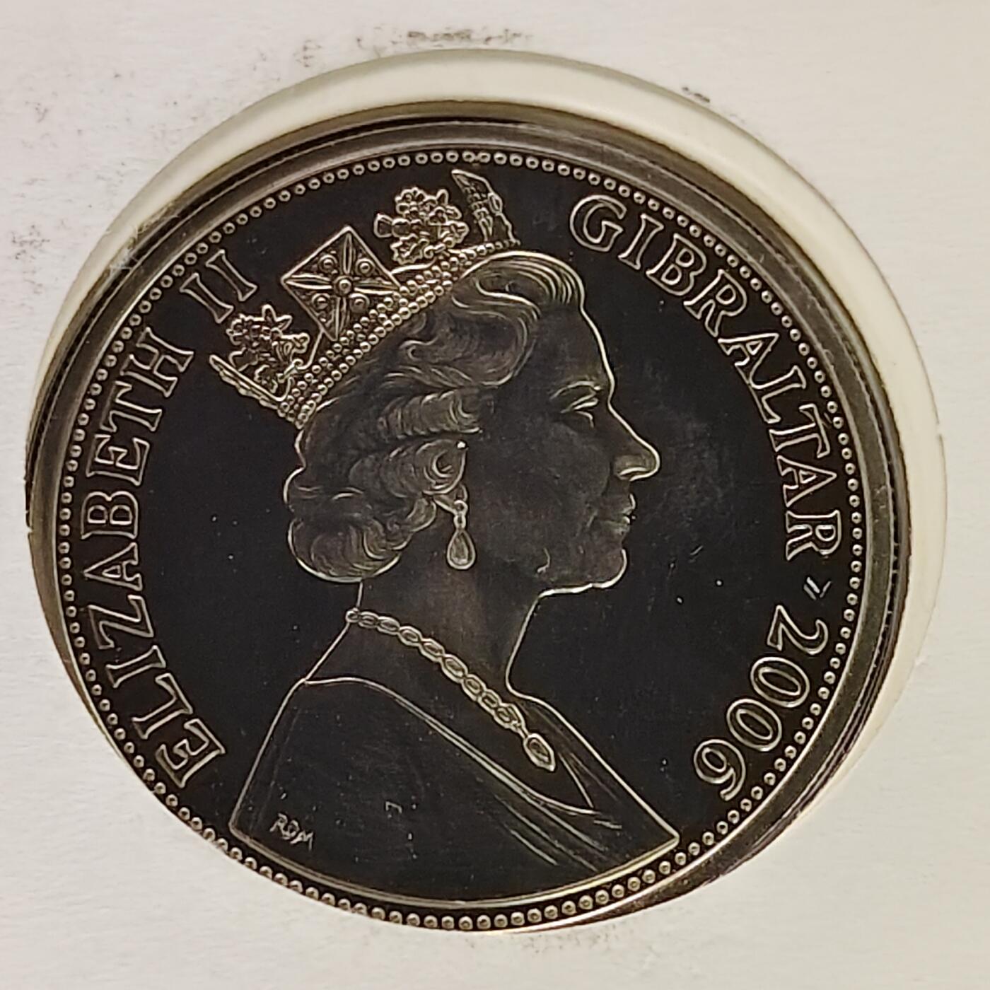 【全场包邮】纯粹捡漏拍475场（免费代拍第12场） 【邮币封】直布罗陀2006年1克朗女王八十年辉煌岁月当祖母克朗型纪念币邮币封