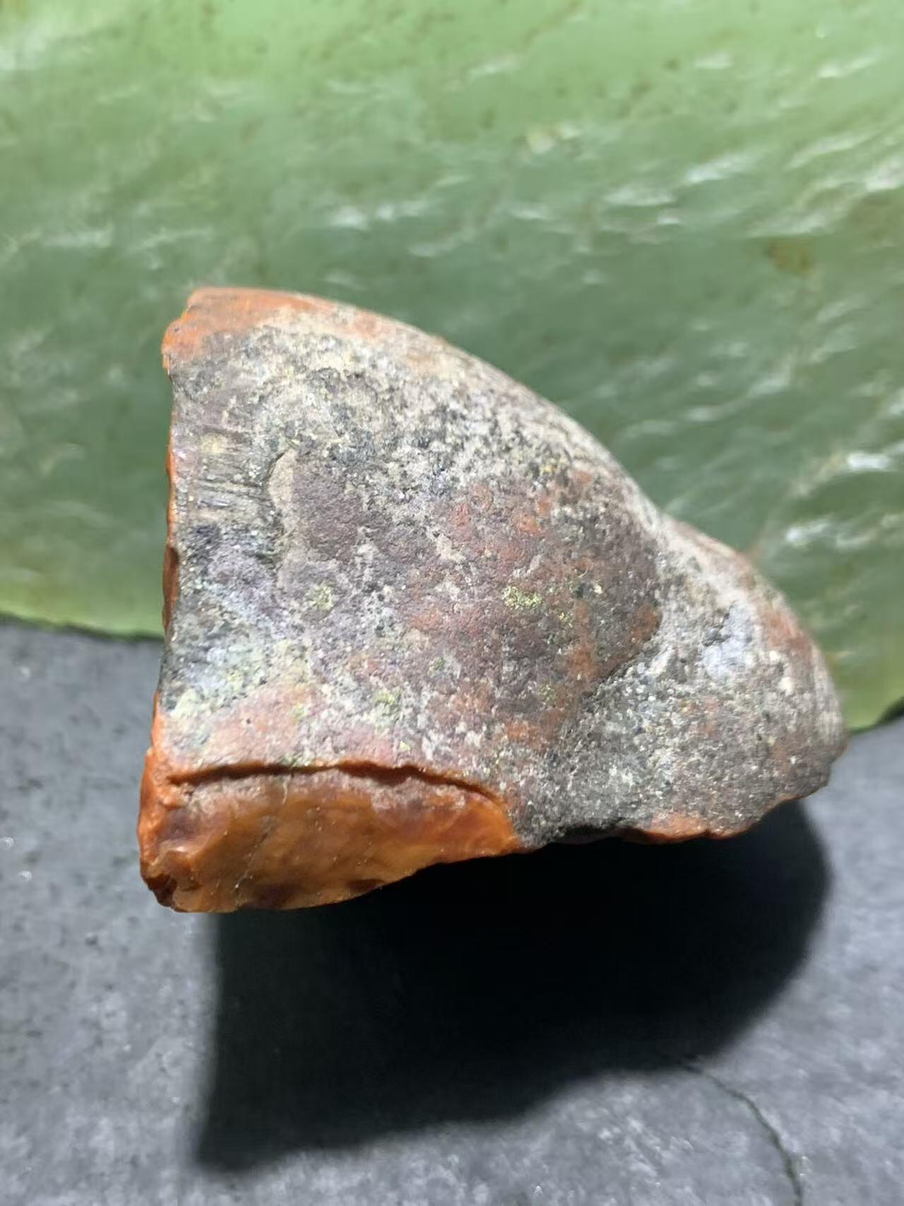 精美原皮红冻料大开窗南红玛瑙原石一颗