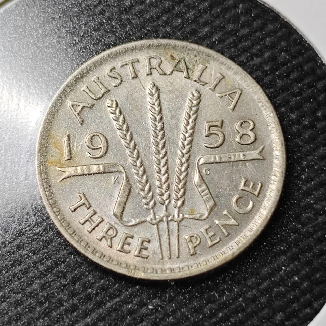 KK钱币收藏小铺  第365场  2月预留时间 周末发货  1958澳大利亚3便士银币