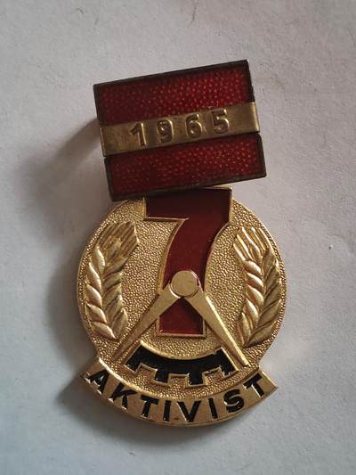 韵星假日拍卖第三十期 -- Rimey Holidays Auction 30 - 民主德国七年计划劳动模范奖章