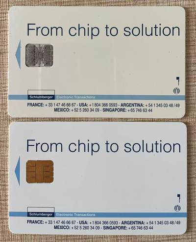 《卡拍》第339期拍卖11月8日晚22：10时延时截拍 斯伦贝榭《母婴图》IC演示卡，两种不同芯片。上面一枚彩图面左侧有数处磨划露白。