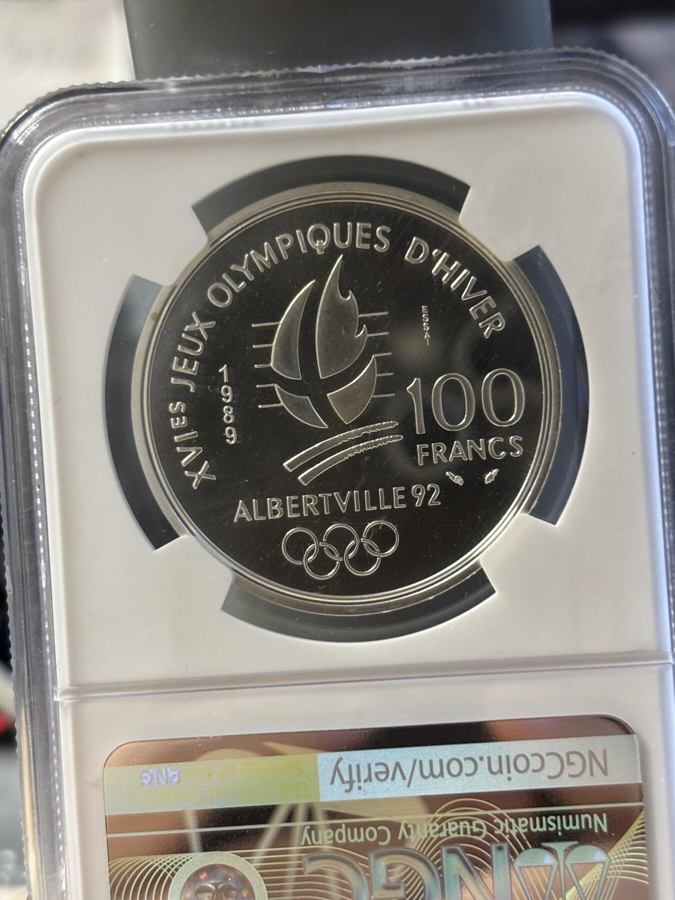 第181期拍卖 法国1989年阿尔贝维尔冬奥高山滑雪银样币NGC-MS67，900银，22.2克，发行1850枚，NGC目前为止只有67分2枚！67分是最高分!