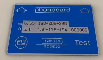 《卡拍》第339期拍卖11月8日晚22：10时延时截拍 台湾光学测试卡一枚新卡，仅印制十枚（本枚编号000009），上品。起拍价1000元