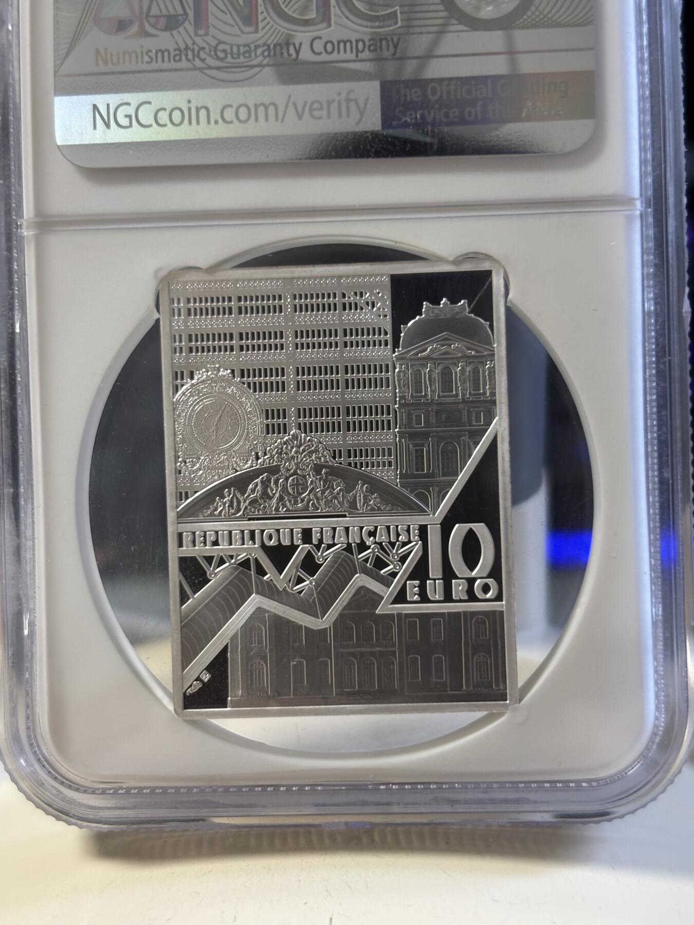 第181期拍卖 法国2023年卢浮宫杰作安托瓦内特王后与玫瑰彩银币NGC-PF70首无盒无证书，999银，22.2克，发行3000枚