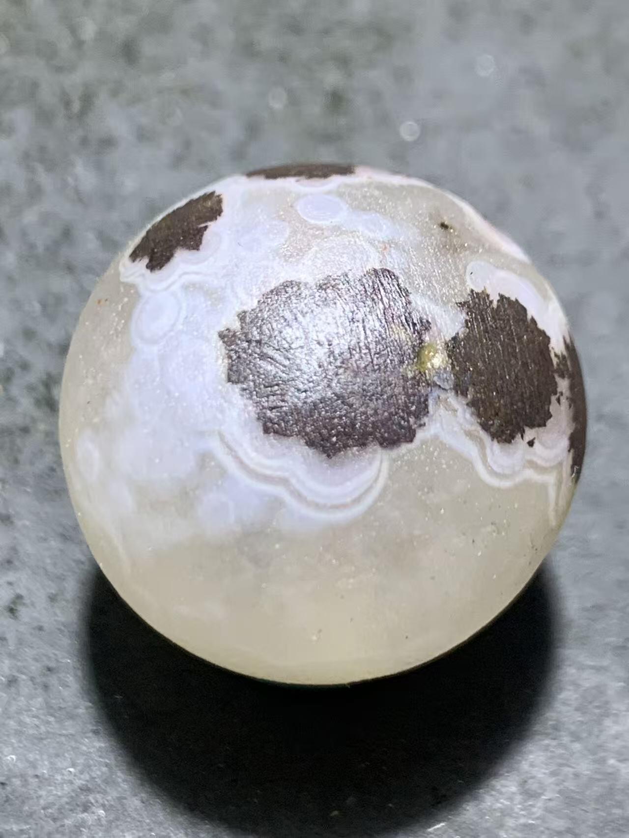 精美罕见冰飘原皮天眼纹战国红玛瑙圆珠一个