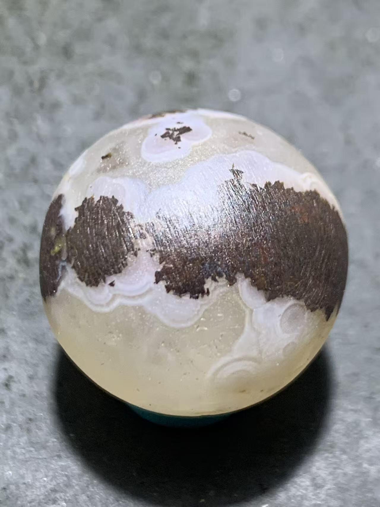 精美罕见冰飘原皮天眼纹战国红玛瑙圆珠一个