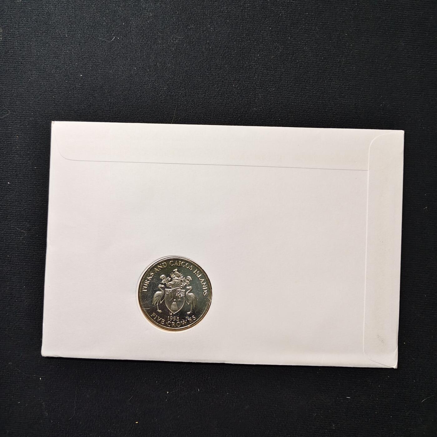 【全场包邮】纯粹捡漏拍475场（免费代拍第12场） 【邮币封】特克斯和凯克斯群岛1995年5克朗二战胜利50周年-三巨头克朗型纪念币邮币封