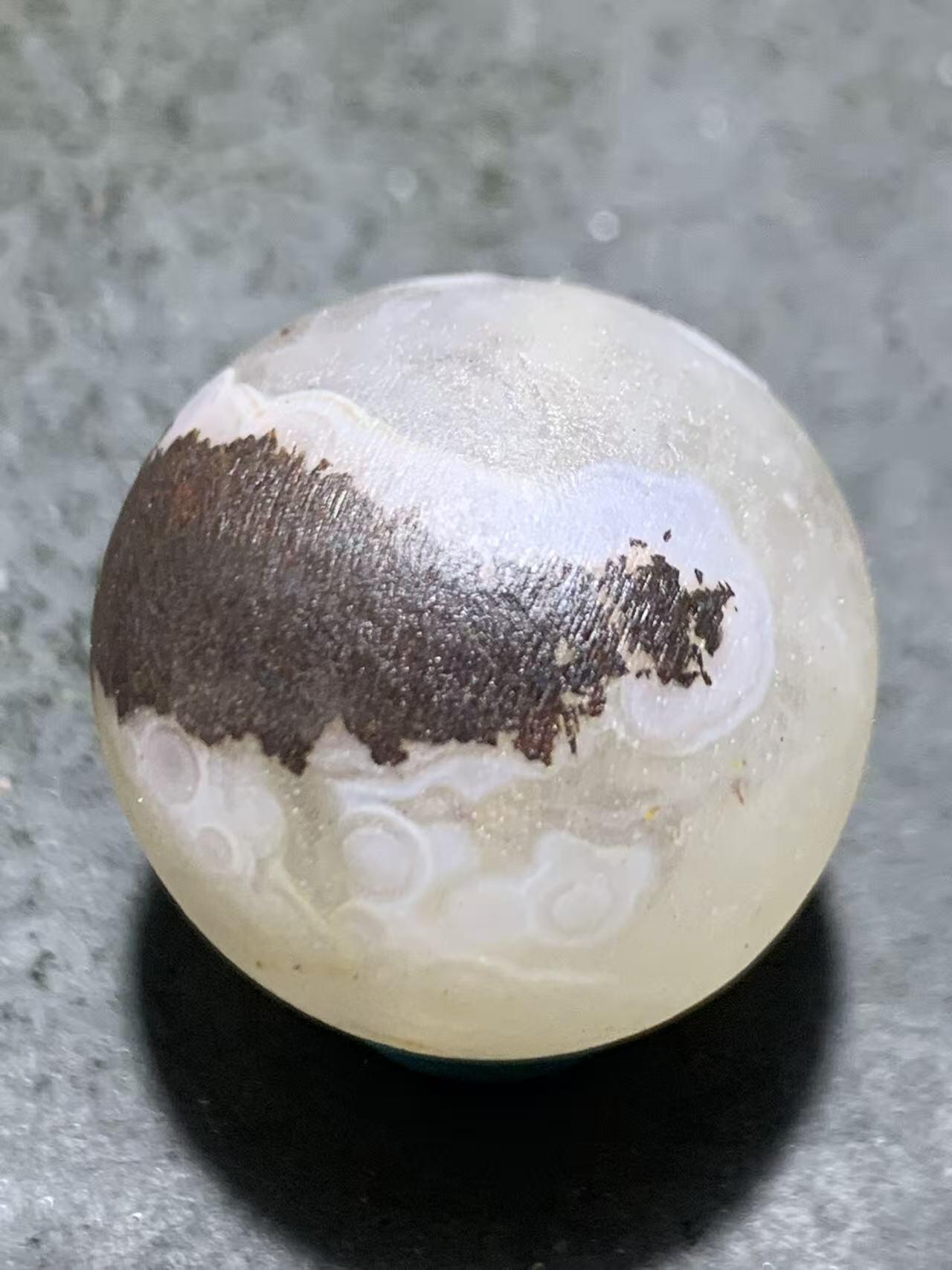 精美罕见冰飘原皮天眼纹战国红玛瑙圆珠一个