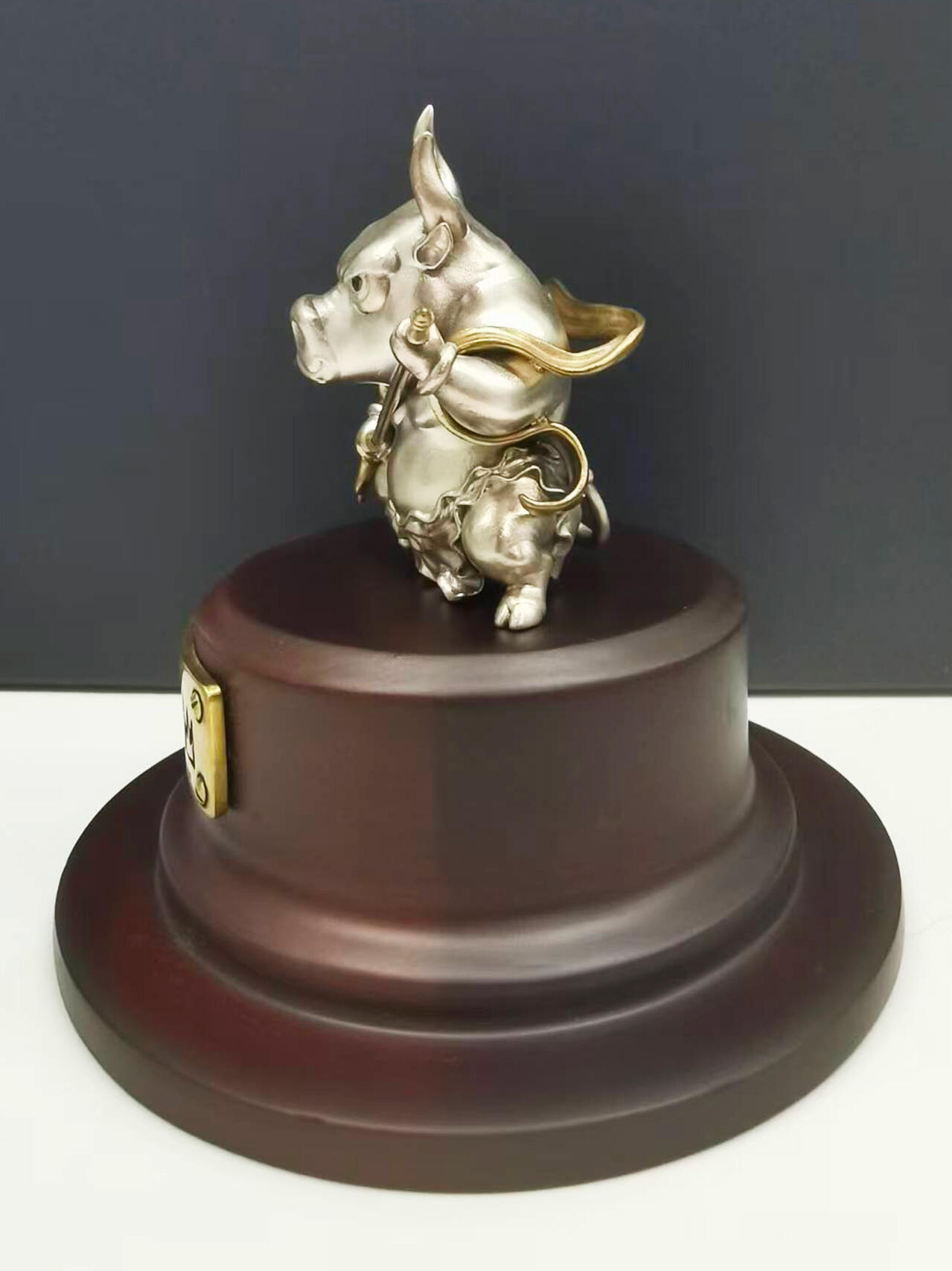 【ibox拍卖】 十二生肖手办寻主 十二生肖手办-牛