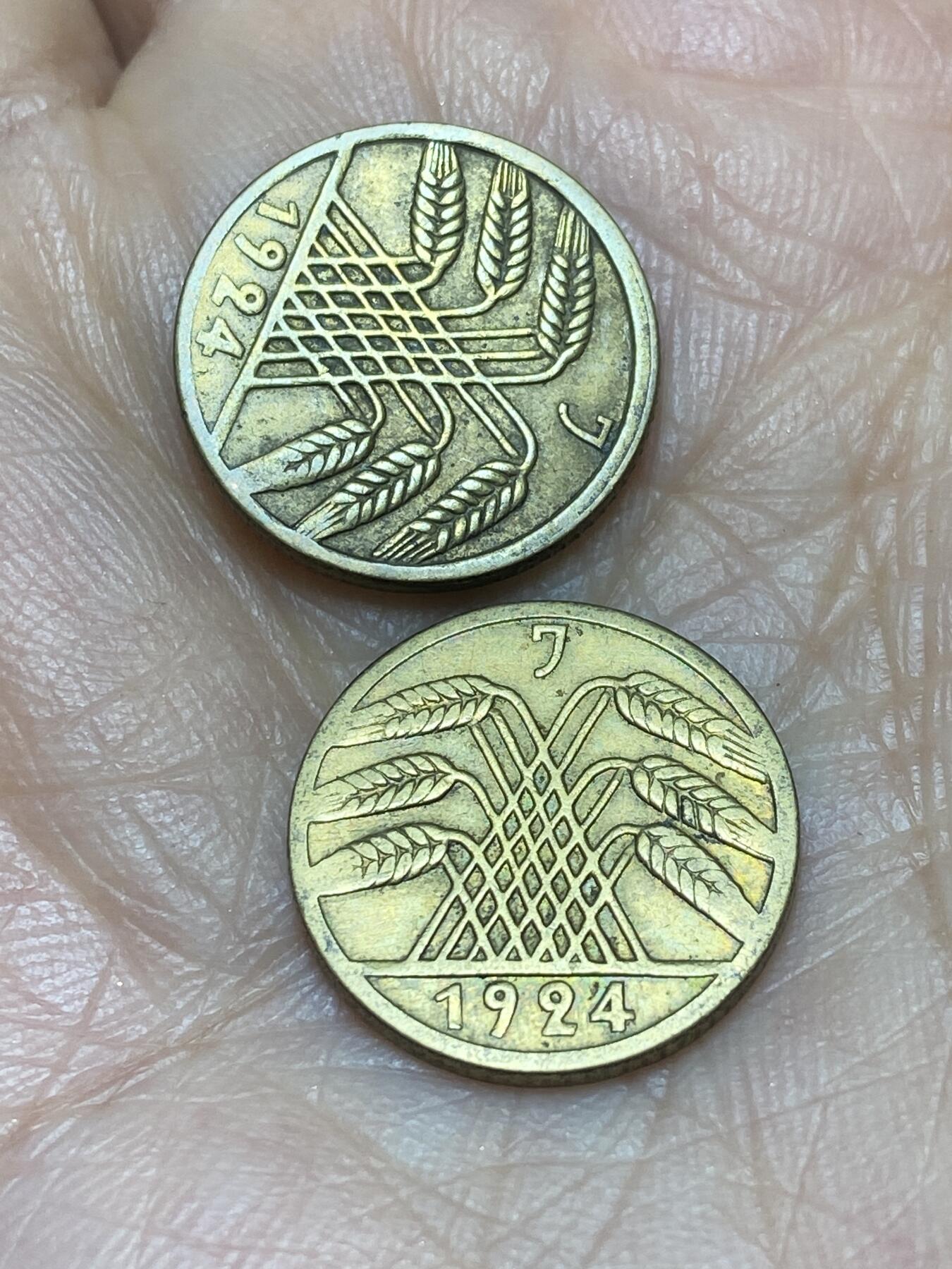 2025年第一百二十四场(总第一百五十场）外国好品散币(免佣金) 好品–德意志魏玛共和国1924年5芬尼2枚(地产抵押马克，J标汉堡造)