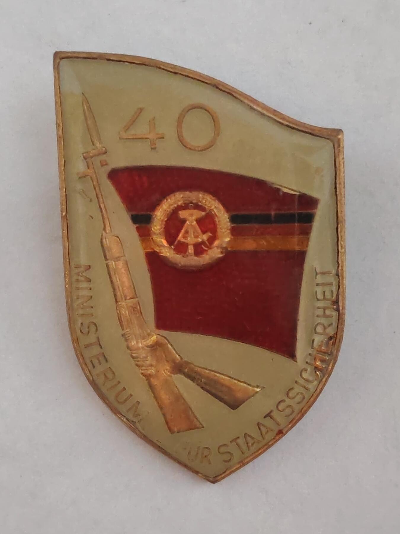 韵星假日拍卖第三十期 -- Rimey Holidays Auction 30 民主德国史塔西四十周年证章