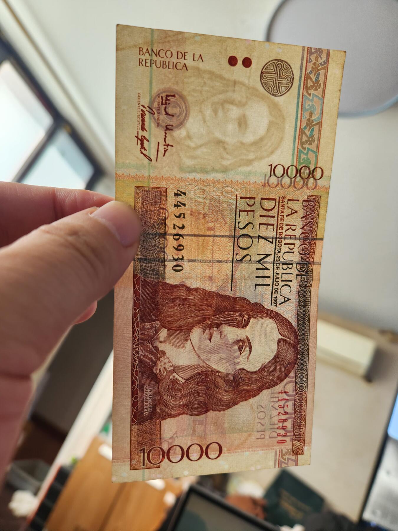 11月8号晚上8点 外国纸币自动截拍第53场 哥伦比亚1997年10000原票