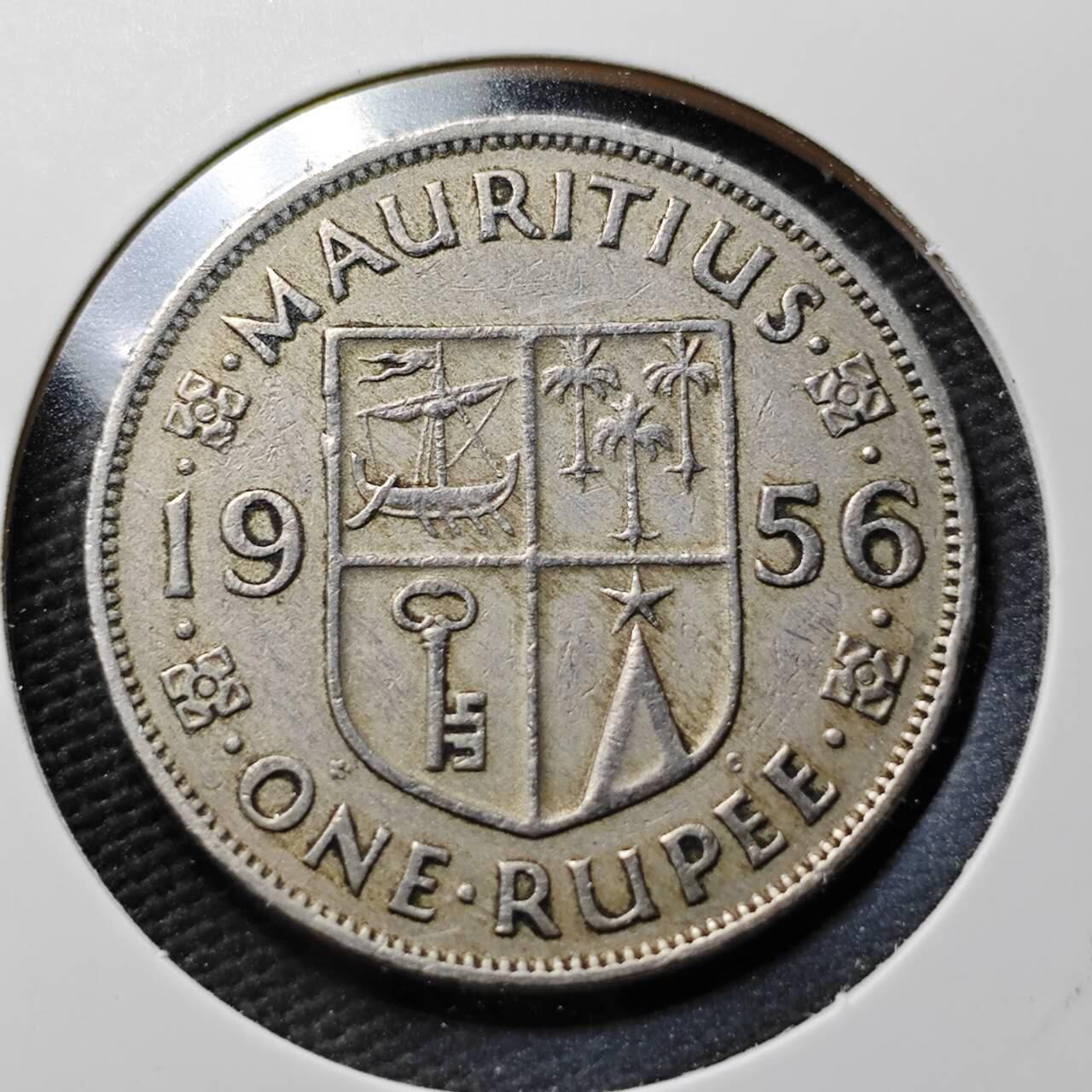 KK钱币收藏小铺  第365场  2月预留时间 周末发货  1956英属毛里求斯1比索