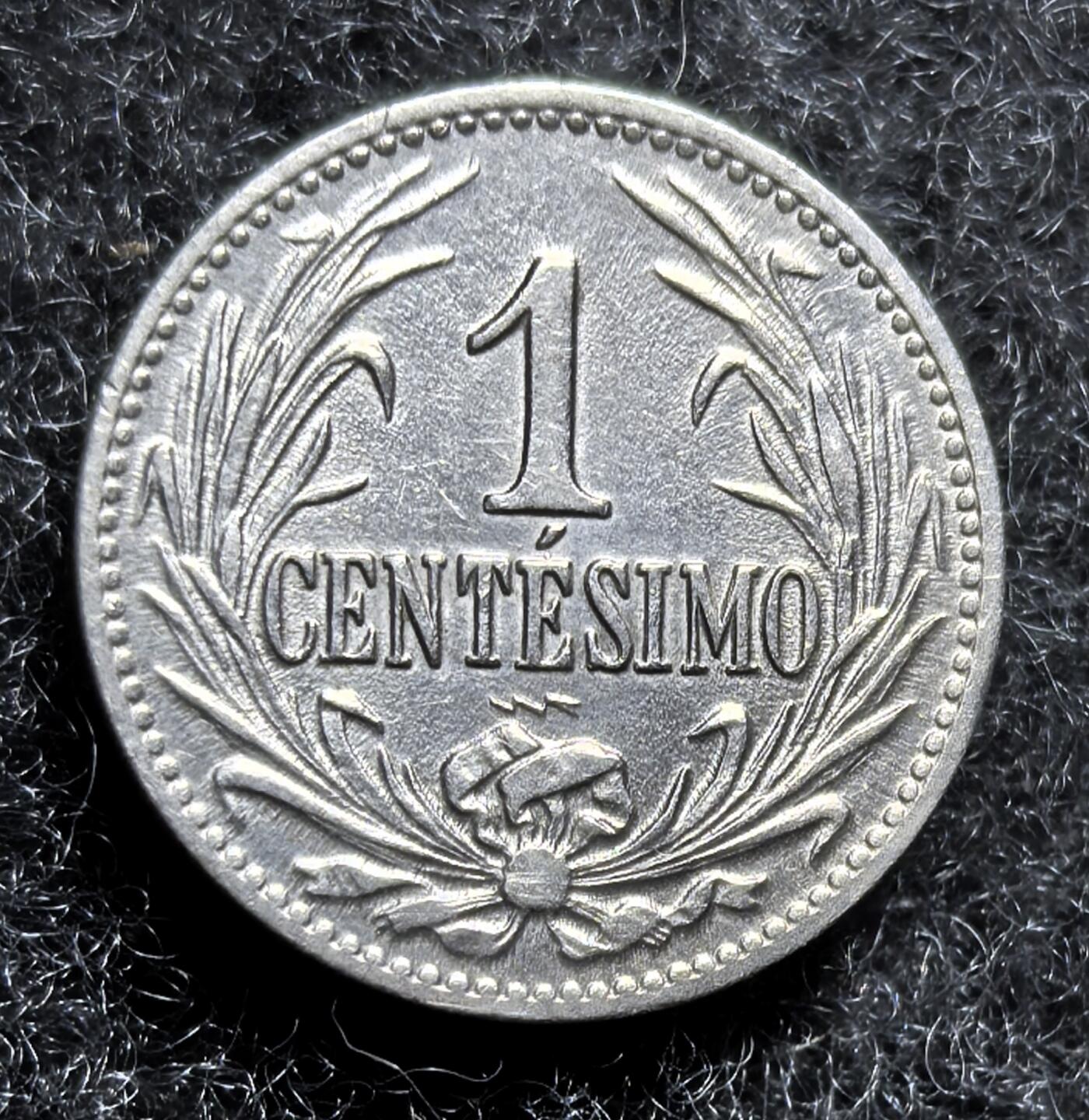 西班牙、丹属西印度、法属殖民地、乌拉圭银币古铜币，周五晚上九点倒数截拍，满百包邮，可寄存半年，喜欢朋友微信扫描二维码可直接参拍